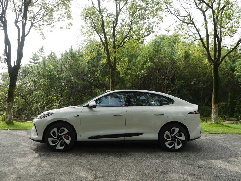 盤(pán)點(diǎn)2023重磅純電SUV 智己LS6銷(xiāo)量不俗 盤(pán)點(diǎn)2023重磅純電SUV 智己LS6銷(xiāo)量不俗