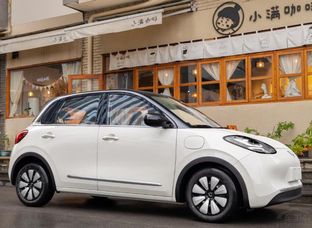 不怕側(cè)方不怕堵 小車才是城市通勤的王道 不怕側(cè)方不怕堵 小車才是城市通勤的王道