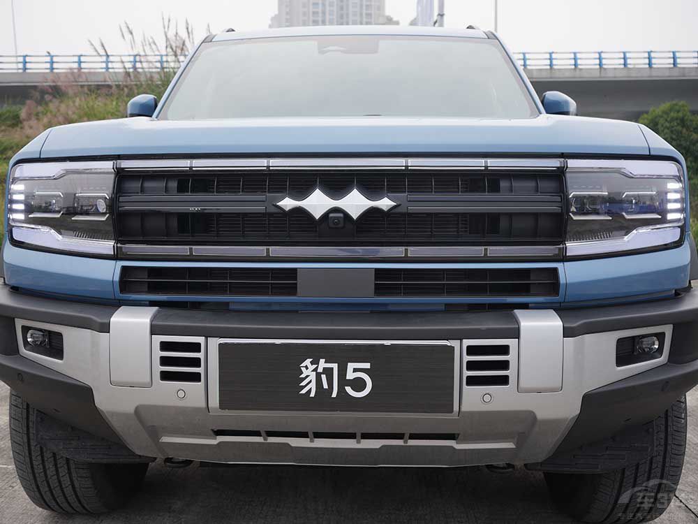 ӲSUV̹400 Hi4-T(du)ȷ̱5