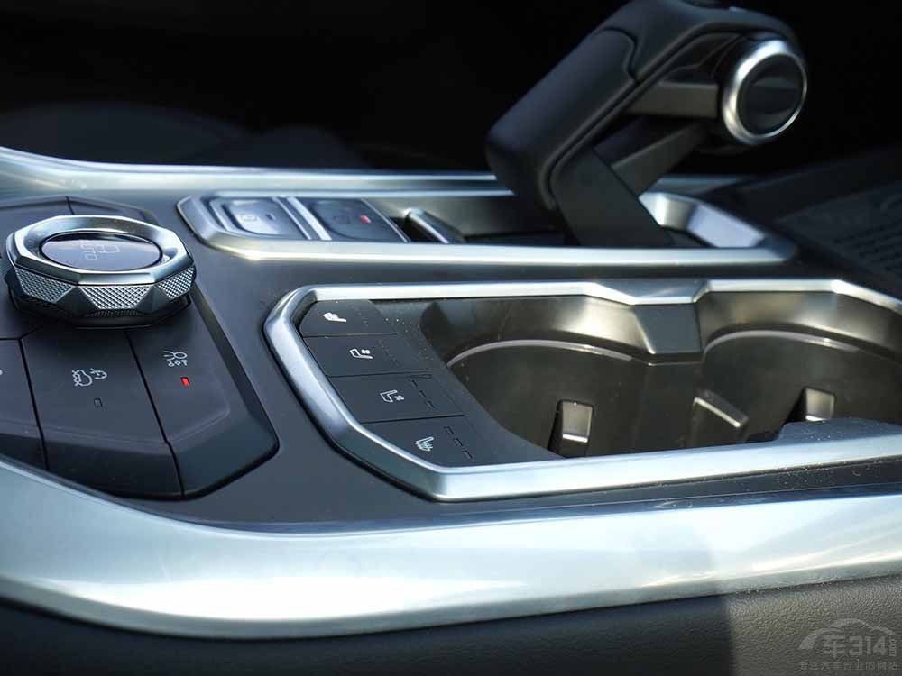 ӲSUV̹400 Hi4-T(du)ȷ̱5