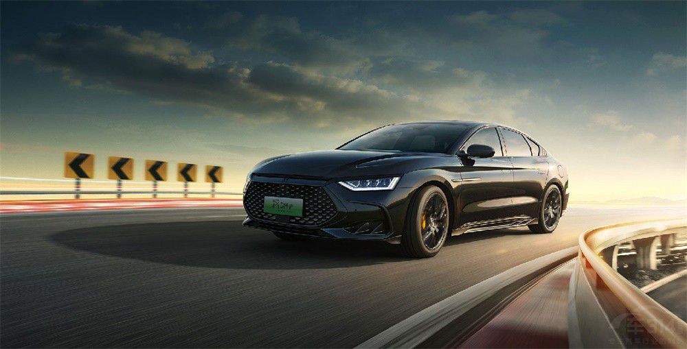 比亞迪漢DM-i榮耀版對(duì)比本田雅閣e:PHEV 比亞迪漢DM-i榮耀版對(duì)比本田雅閣e:PHEV