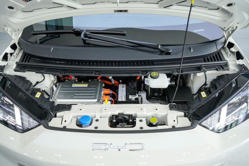 頂配比亞迪海鷗對比五菱繽果PLUS入門款 頂配比亞迪海鷗對比五菱繽果PLUS入門款