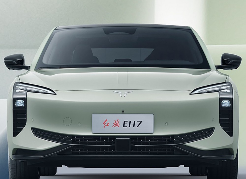 大型電車強強對決紅旗EH7對比極氪001 大型電車強強對決紅旗EH7對比極氪001