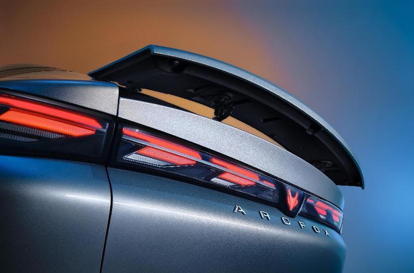 比小米SU7更具品價(jià)比阿爾法S5如何做到 比小米SU7更具品價(jià)比阿爾法S5如何做到