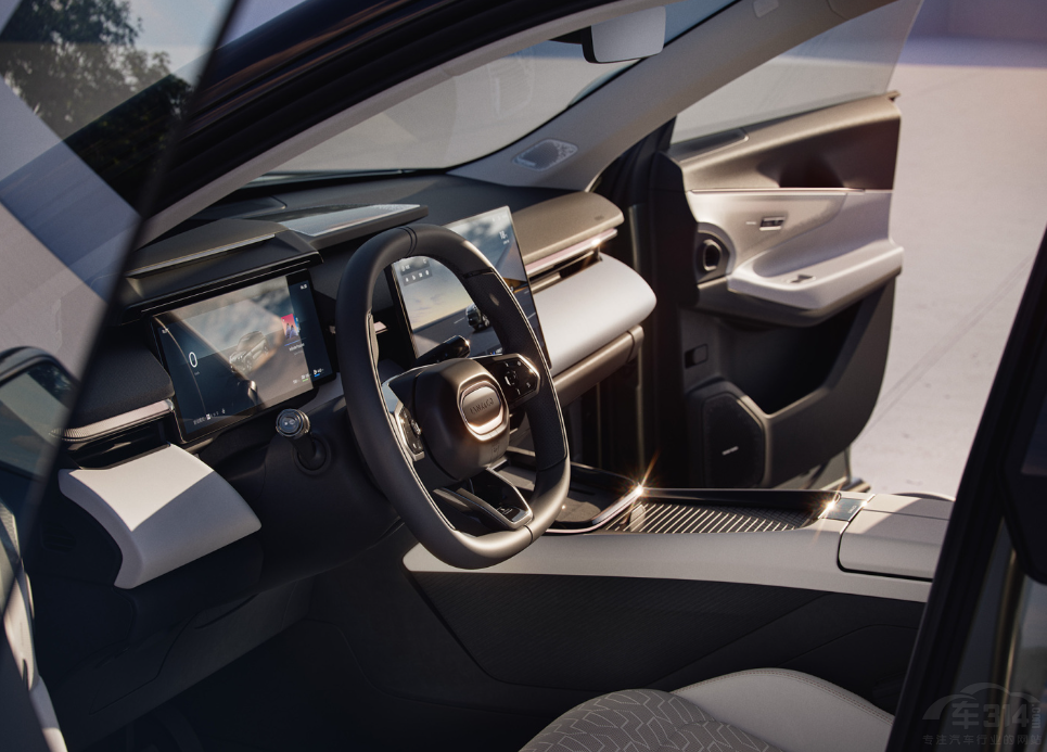 告訴你嵐圖 FREE和領克08EM-P怎么選   告訴你嵐圖 FREE和領克08EM-P怎么選