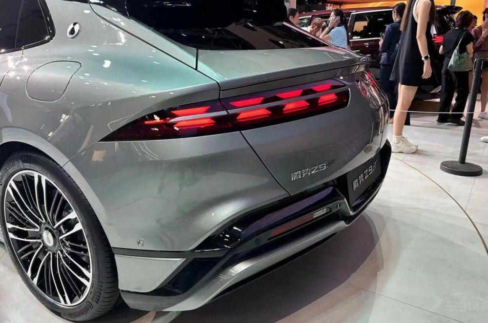 北京車(chē)展高端車(chē),預(yù)算低于 50萬(wàn)就別看了 北京車(chē)展高端車(chē),預(yù)算低于 50萬(wàn)就別看了