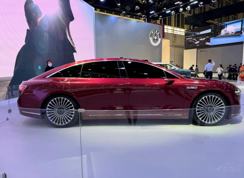 北京車(chē)展高端車(chē),預(yù)算低于 50萬(wàn)就別看了 北京車(chē)展高端車(chē),預(yù)算低于 50萬(wàn)就別看了