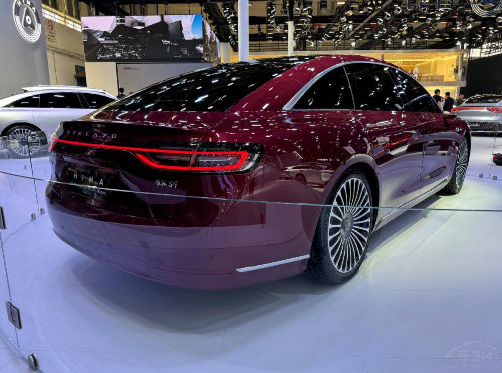 北京車(chē)展高端車(chē),預(yù)算低于 50萬(wàn)就別看了 北京車(chē)展高端車(chē),預(yù)算低于 50萬(wàn)就別看了