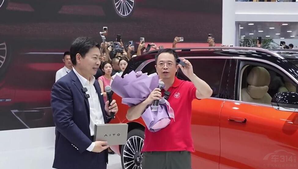 車企老板紛紛下場(chǎng)凹人設(shè)味道有點(diǎn)不對(duì)勁了 車企老板紛紛下場(chǎng)凹人設(shè)味道有點(diǎn)不對(duì)勁了