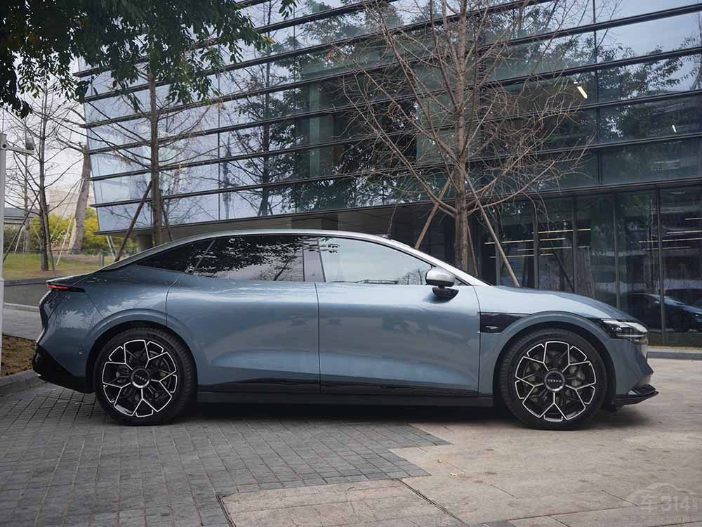 極氪007對(duì)比極狐阿爾法S5 極氪007對(duì)比極狐阿爾法S5