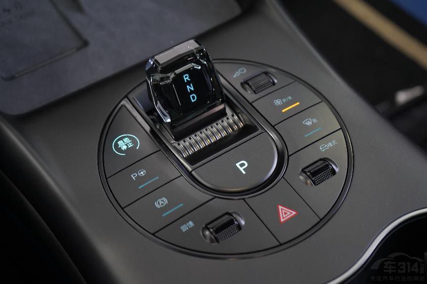 海豹EV對比小米SU7第一款純電動車這樣選 海豹EV對比小米SU7第一款純電動車這樣選