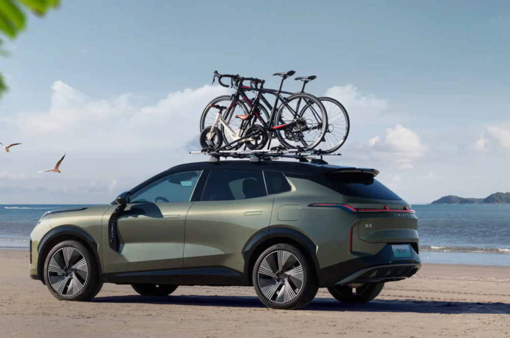 領(lǐng)克08 EM-P 碰上 理想L6 到底 誰是全能王 領(lǐng)克08 EM-P 碰上 理想L6 到底 誰是全能王