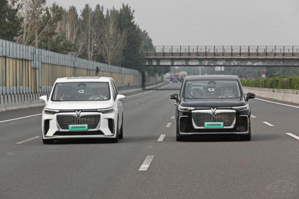 滿電續(xù)航突破1400公里 嵐圖夢(mèng)想家真硬核 滿電續(xù)航突破1400公里 嵐圖夢(mèng)想家真硬核