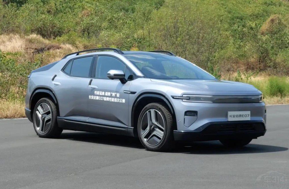 混血SUV中國車企“三駕馬車”10月底齊發(fā)力 混血SUV中國車企“三駕馬車”10月底齊發(fā)力