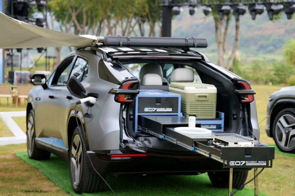 混血SUV中國車企“三駕馬車”10月底齊發(fā)力 混血SUV中國車企“三駕馬車”10月底齊發(fā)力