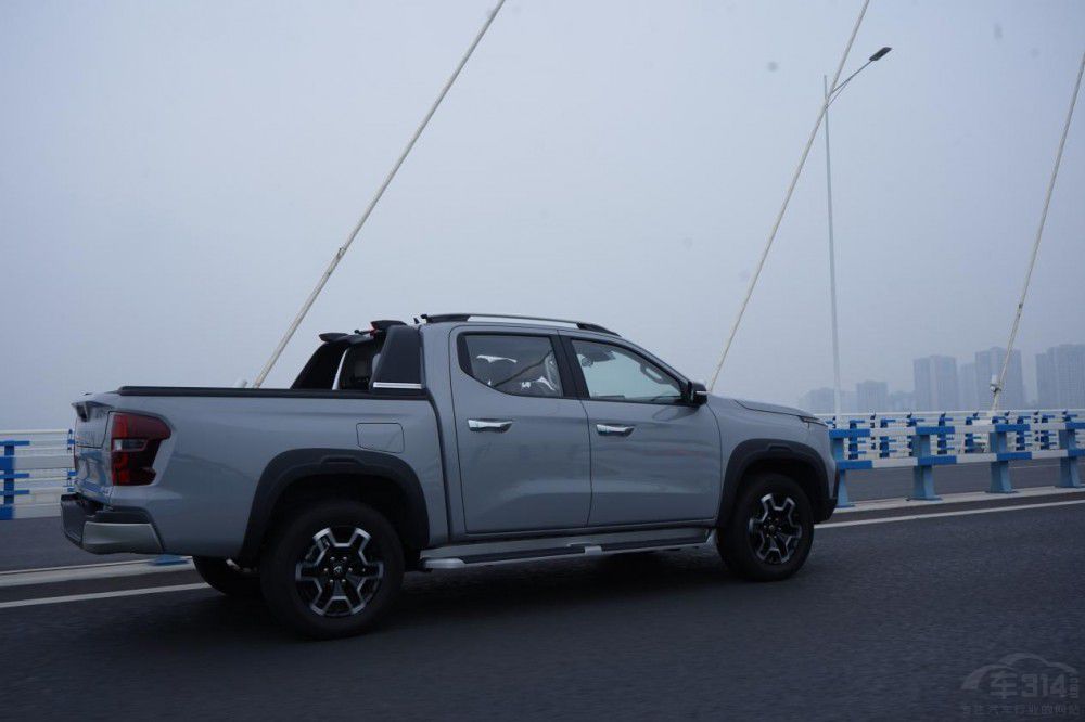 皮卡也可以很拉風(fēng) 長(zhǎng)安獵手很適合女孩子 皮卡也可以很拉風(fēng) 長(zhǎng)安獵手很適合女孩子