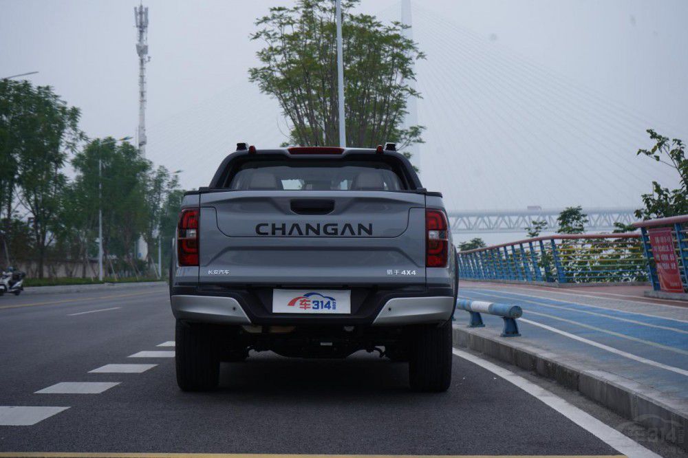 實用性 長安獵手是戶外作業(yè)的“六邊形戰(zhàn)士” 實用性 長安獵手是戶外作業(yè)的“六邊形戰(zhàn)士”