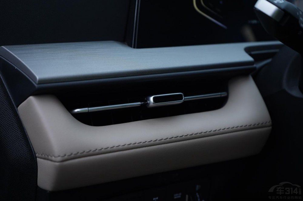 皮卡也能這么穩(wěn) 長安獵手駕乘舒適性夸張 皮卡也能這么穩(wěn) 長安獵手駕乘舒適性夸張