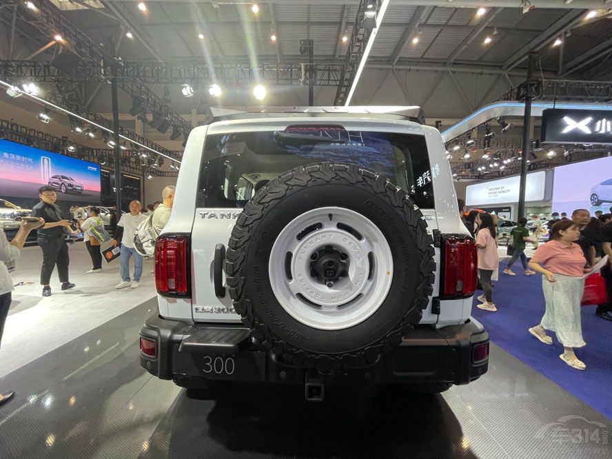 20fԃrԽҰ܇ ̹300߀l