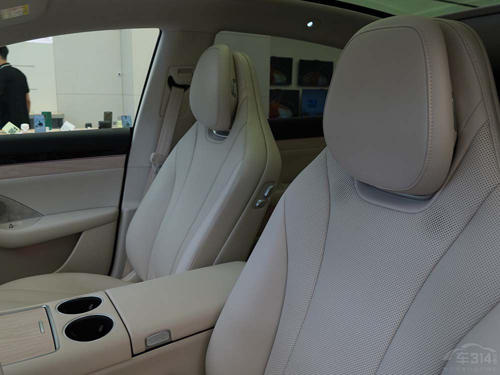 MMǽR7Model Y°