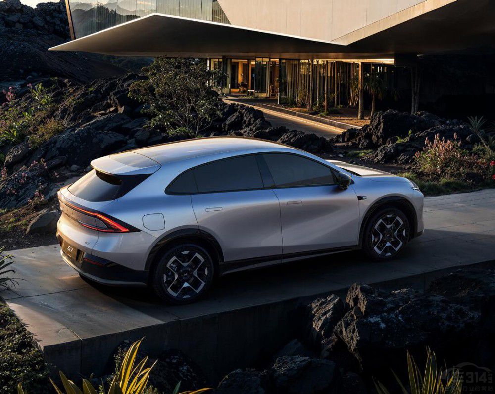 30f(wn)ُ(gu)܇A(y) @SUV܇(zhn)]e(cu)