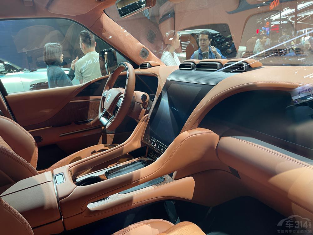 自豪又驕傲 這些國(guó)產(chǎn)頂級(jí)豪車真是太頂了 自豪又驕傲 這些國(guó)產(chǎn)頂級(jí)豪車真是太頂了