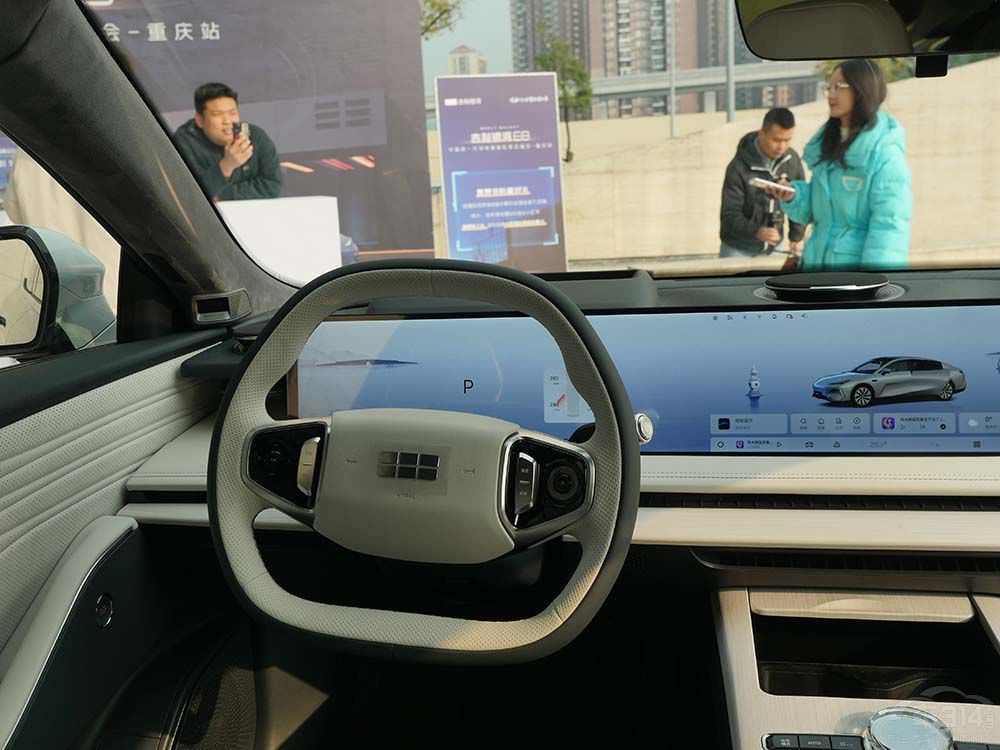 買這三款國產(chǎn)轎車 體驗真正的“智駕平權(quán)” 買這三款國產(chǎn)轎車 體驗真正的“智駕平權(quán)”