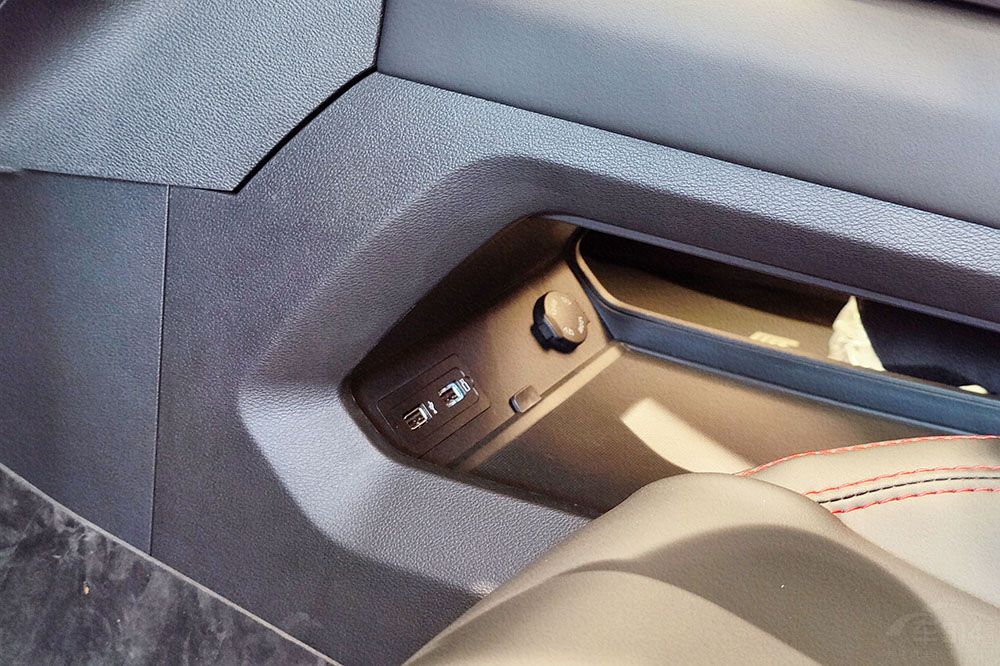 ؑc^(q)˼׵Ʒb P(gun)o׷