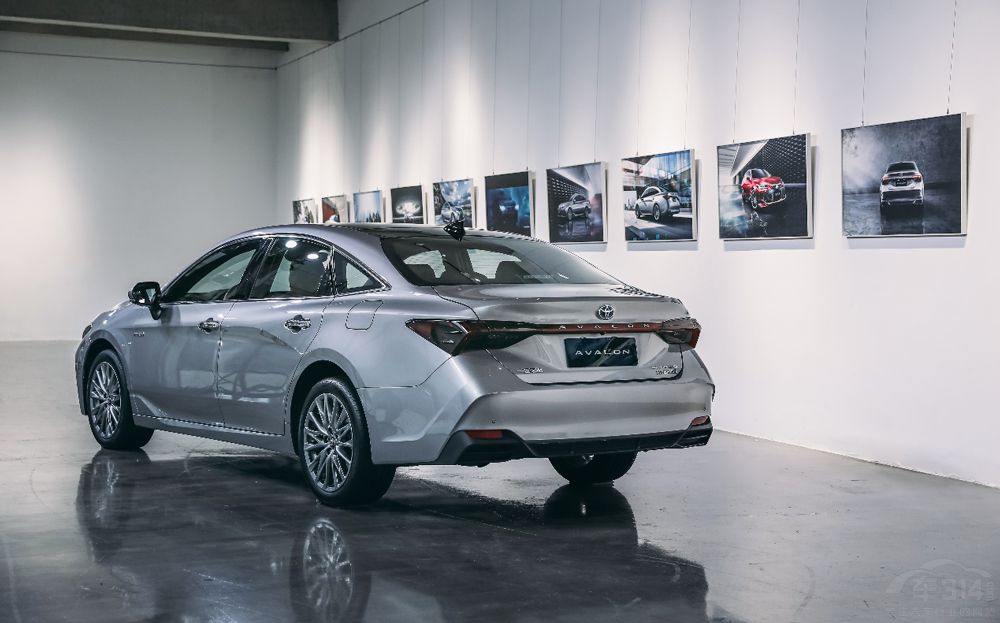 “智無止境 美亦求精” 全新亞洲龍震撼上市 “智無止境 美亦求精” 全新亞洲龍震撼上市