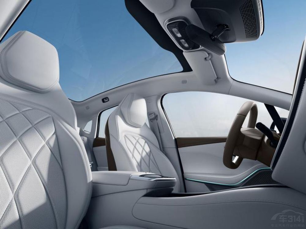 多項黑科技行業(yè)首發(fā) 多項黑科技行業(yè)首發(fā)