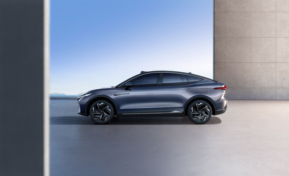 多項黑科技行業(yè)首發(fā) 多項黑科技行業(yè)首發(fā)