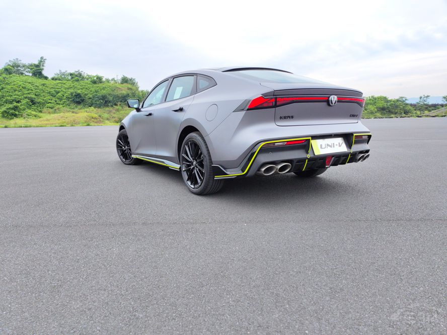 個(gè)個(gè)看點(diǎn)十足 盤點(diǎn)重慶車展五款重磅新車 個(gè)個(gè)看點(diǎn)十足 盤點(diǎn)重慶車展五款重磅新車