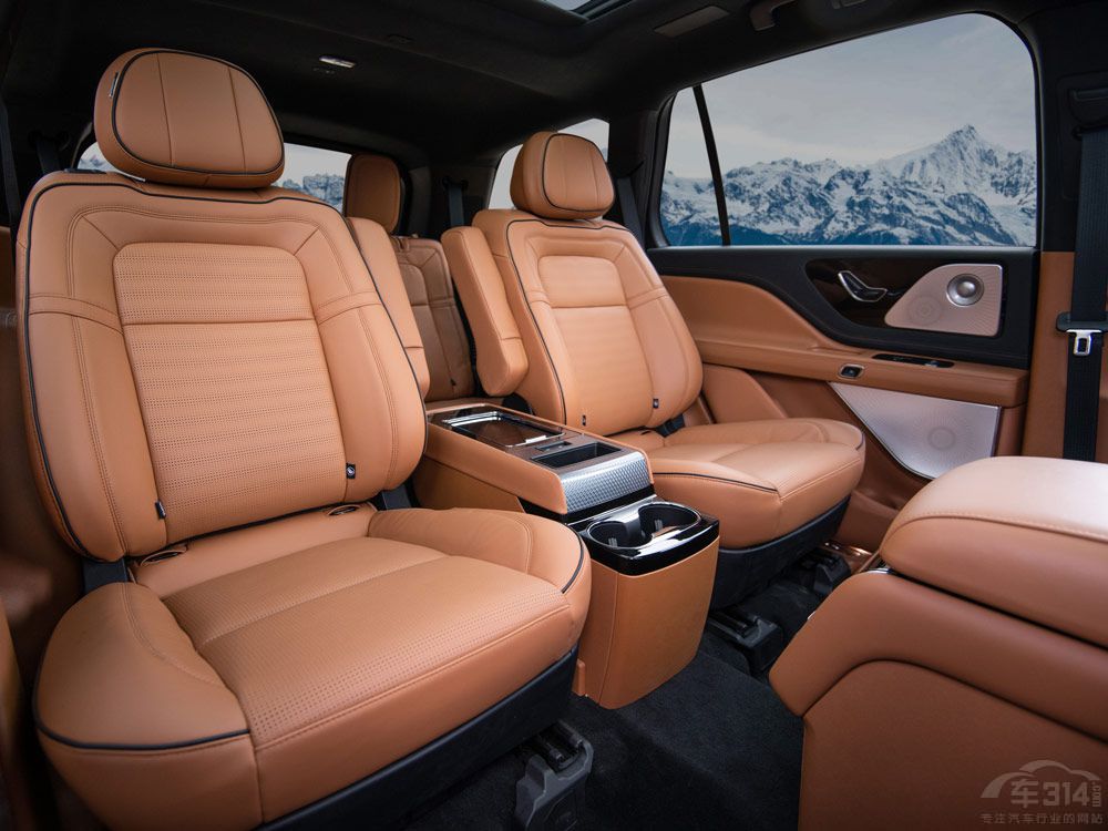 個(gè)個(gè)看點(diǎn)十足 盤點(diǎn)重慶車展五款重磅新車 個(gè)個(gè)看點(diǎn)十足 盤點(diǎn)重慶車展五款重磅新車