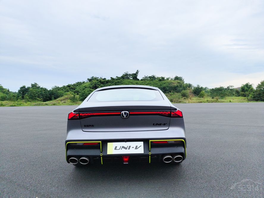 個(gè)個(gè)看點(diǎn)十足 盤點(diǎn)重慶車展五款重磅新車 個(gè)個(gè)看點(diǎn)十足 盤點(diǎn)重慶車展五款重磅新車