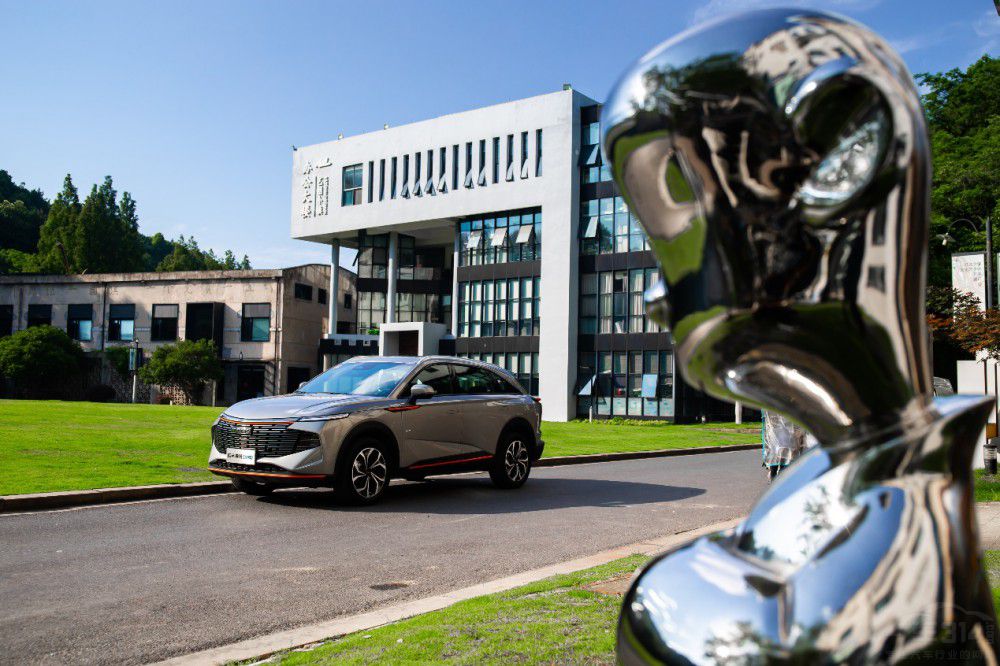 哈弗神獸混動(dòng)DHT正式上市 售價(jià)15.38萬起 哈弗神獸混動(dòng)DHT正式上市 售價(jià)15.38萬起