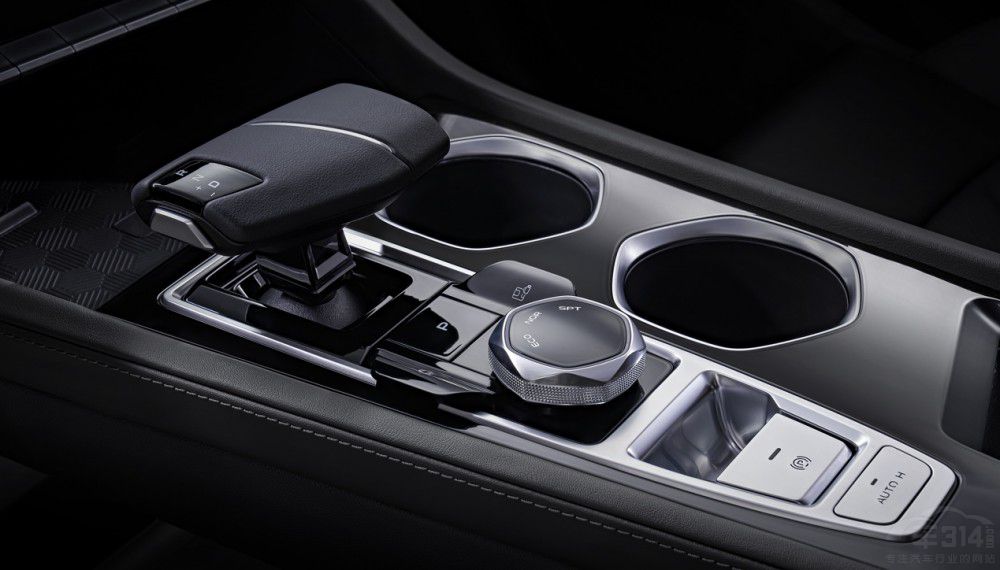 2022݄(dng)PLUS ɹEʲô