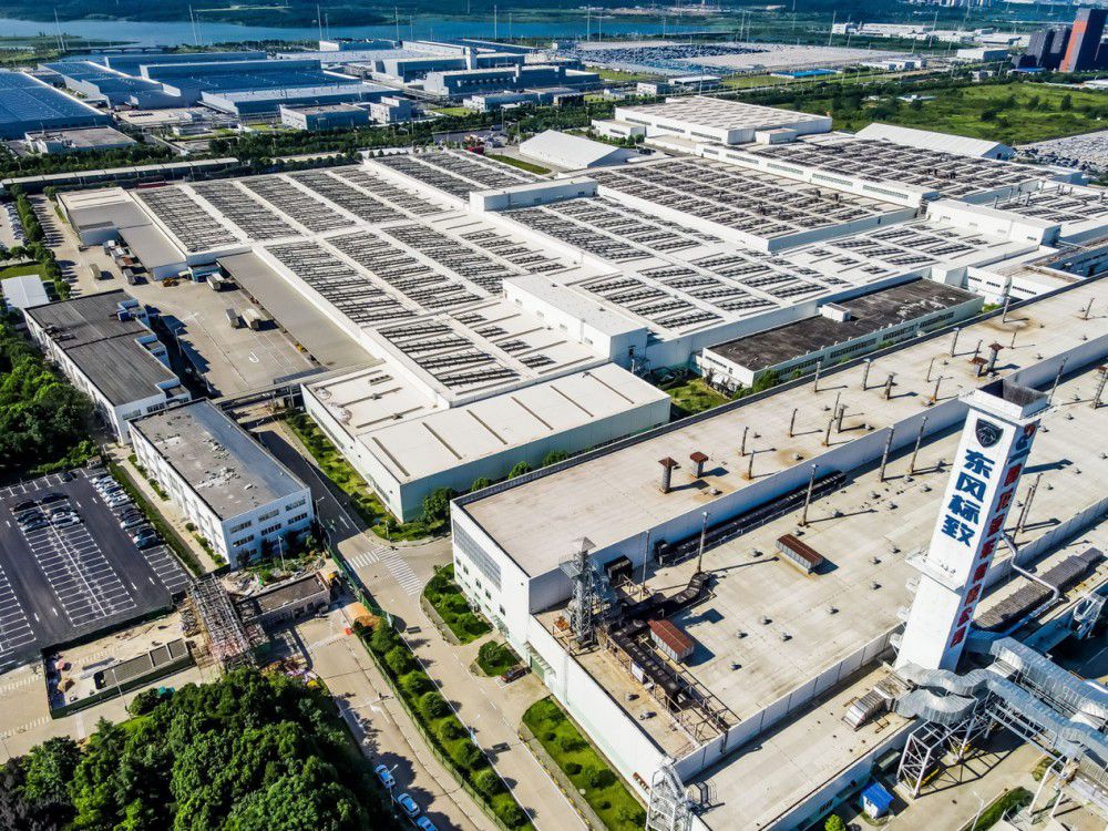 造良心好車 鑄品質(zhì)新獅 東風(fēng)標(biāo)致新408下線 造良心好車 鑄品質(zhì)新獅 東風(fēng)標(biāo)致新408下線