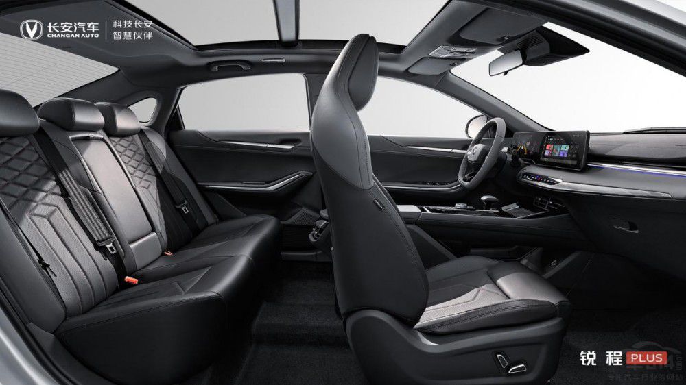 智慧加持 長(zhǎng)安銳程PLUS實(shí)車官圖正式發(fā)布 智慧加持 長(zhǎng)安銳程PLUS實(shí)車官圖正式發(fā)布