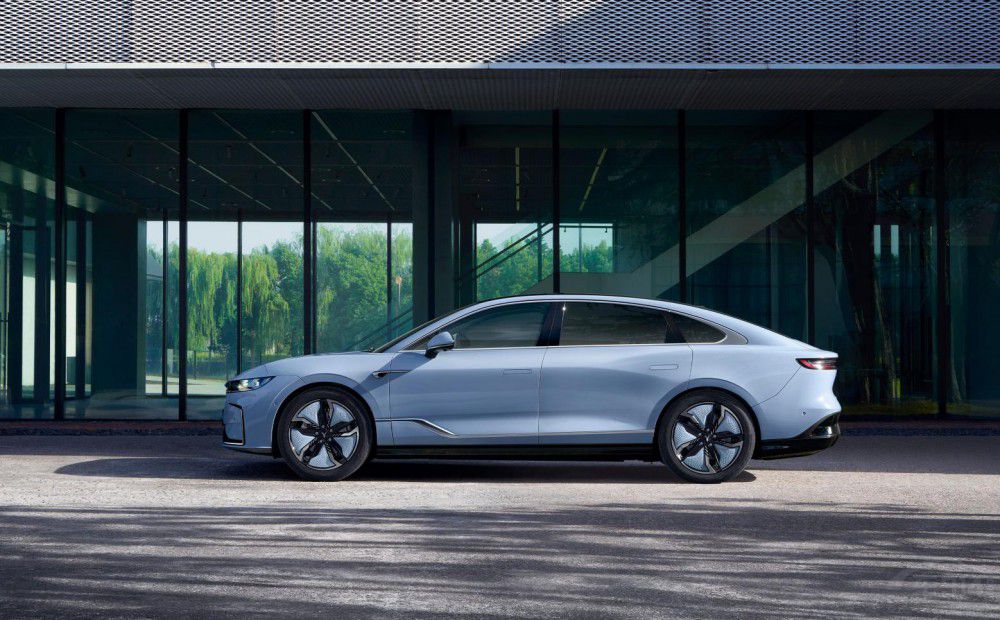 豪華電動(dòng)轎車新標(biāo)準(zhǔn) 嵐圖追光首發(fā)亮相! 豪華電動(dòng)轎車新標(biāo)準(zhǔn) 嵐圖追光首發(fā)亮相!