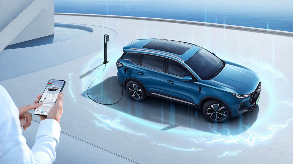 超級(jí)電混 奇瑞瑞虎7 PLUS 新能源電掣來(lái)襲 超級(jí)電混 奇瑞瑞虎7 PLUS 新能源電掣來(lái)襲