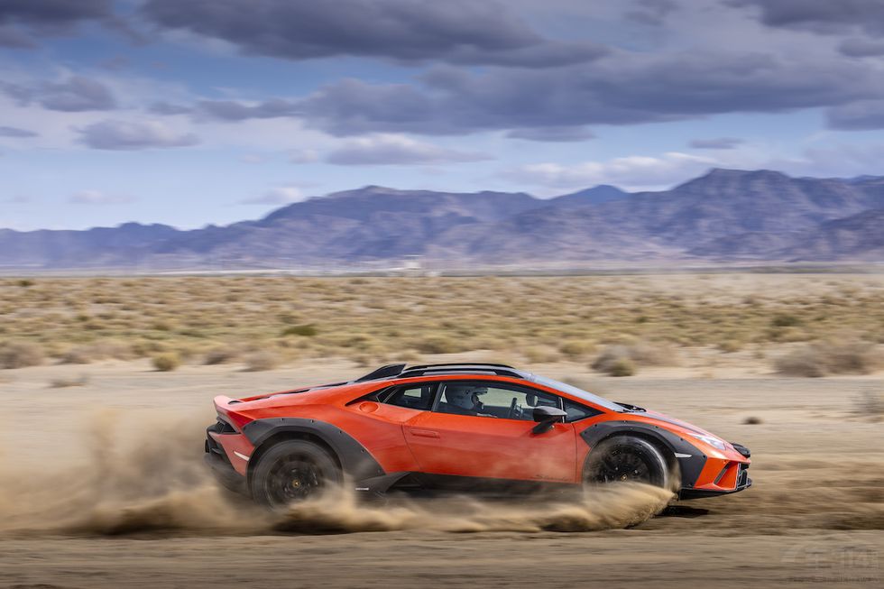 能玩沙子的蘭博基尼超跑 被保時捷帶壞了 能玩沙子的蘭博基尼超跑 被保時捷帶壞了