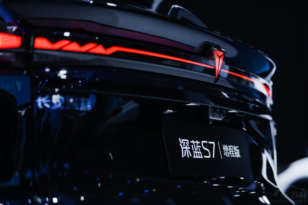 先享預(yù)訂火爆異常 深藍S7開啟“狂飆”模式 先享預(yù)訂火爆異常 深藍S7開啟“狂飆”模式