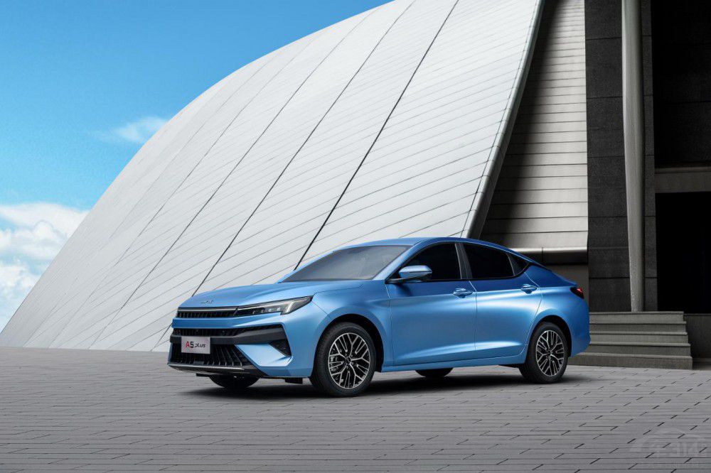 7萬(wàn)元級(jí)掀背式動(dòng)感家轎 江淮A5 PLUS上市 7萬(wàn)元級(jí)掀背式動(dòng)感家轎 江淮A5 PLUS上市