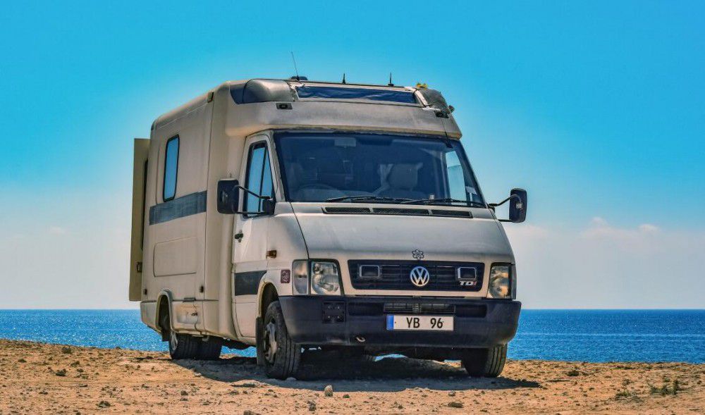 斯柯達(dá)魔改房車 功能雖少 但還有點(diǎn)小帥 斯柯達(dá)魔改房車 功能雖少 但還有點(diǎn)小帥