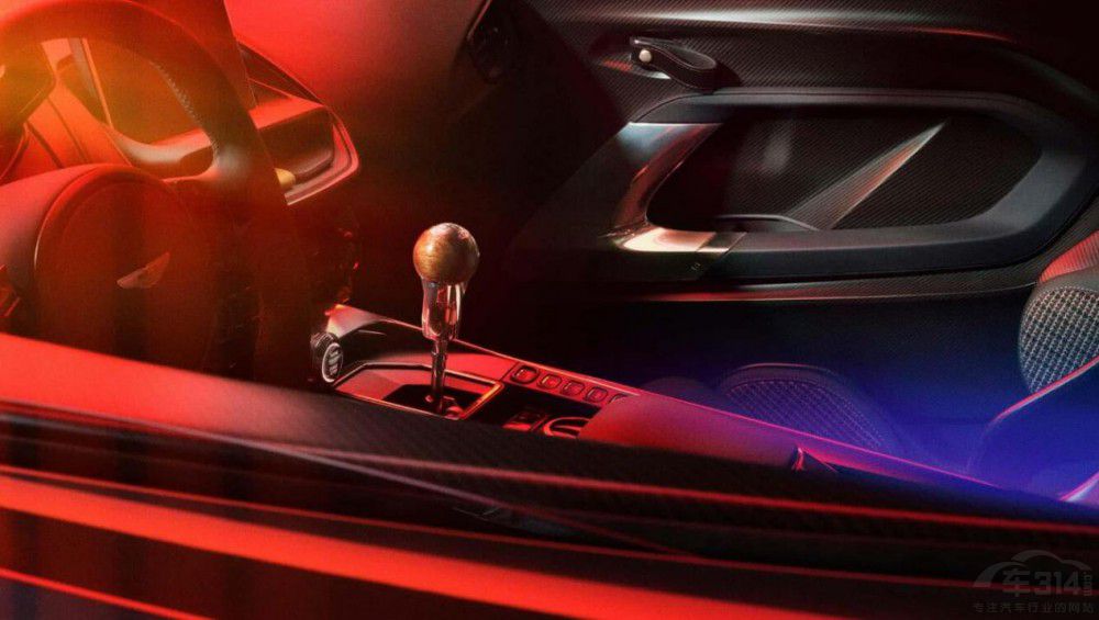 ˹DRValour͏(f) O񱩣