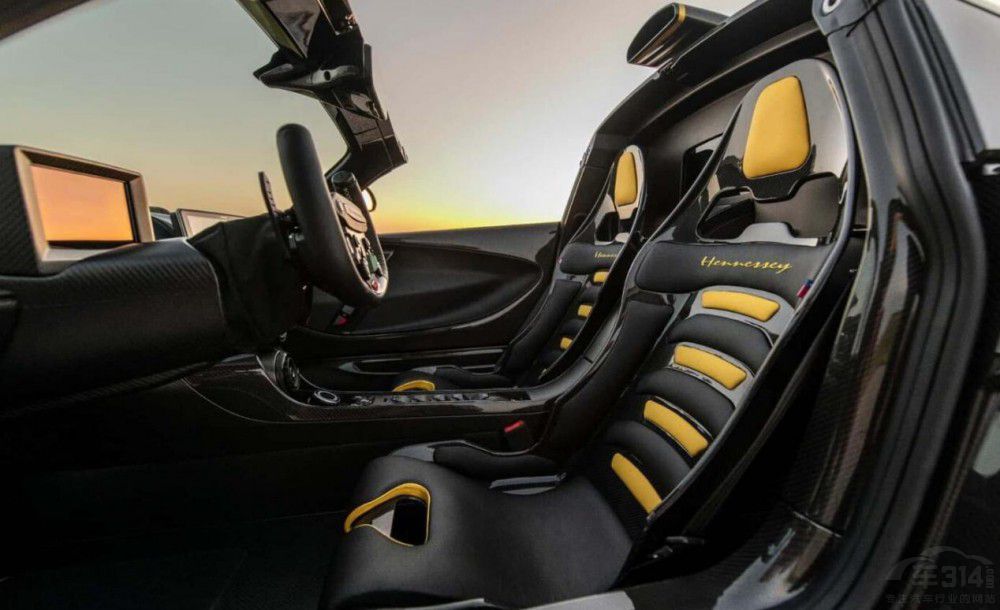 ܎ԊVenom F5 Revolution Roadster