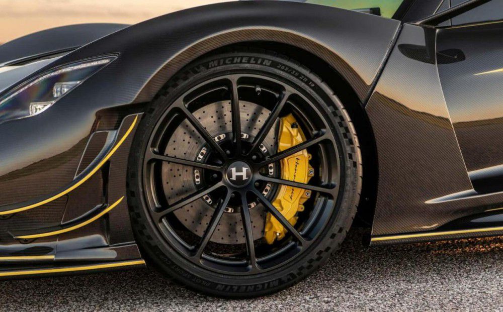 ܎ԊVenom F5 Revolution Roadster