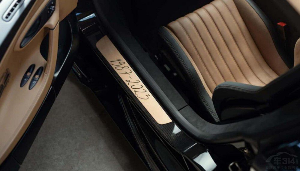 能狂飆的布加迪展館 ChironGoldenEra登場(chǎng) 能狂飆的布加迪展館 ChironGoldenEra登場(chǎng)