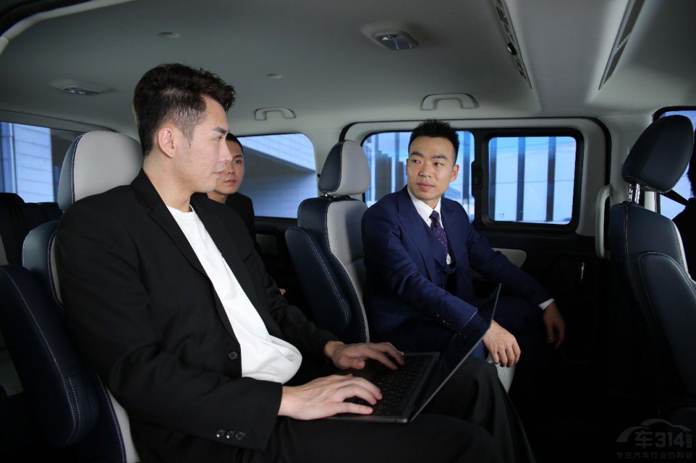 2024M5&PLUS (qing) 7.49fԪ