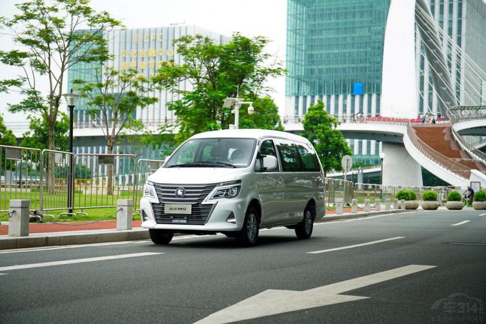 2024M5&PLUS (qing) 7.49fԪ